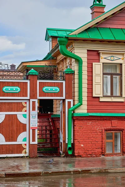 Rusia Kazán Junio 2019 Entrada Antigua Casa Madera Zona Tatarskaya — Foto de Stock