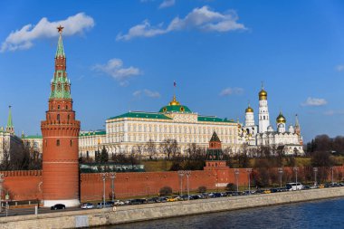 Moskova Kremlin 'in kışın. Ünlü Moskova Kremlin 'in panoramik manzarası. Kremlin, Moskova ve Rusya 'nın başlıca turistik ilgi odağı..