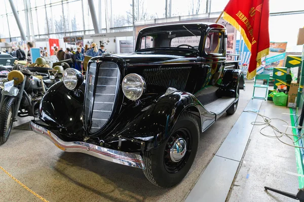 Russia Mosca Marzo 2020 Mostra Auto Epoca Vecchia Limousine Sovietica — Foto Stock