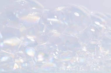 Beyaz arkaplanda kabarcıklar