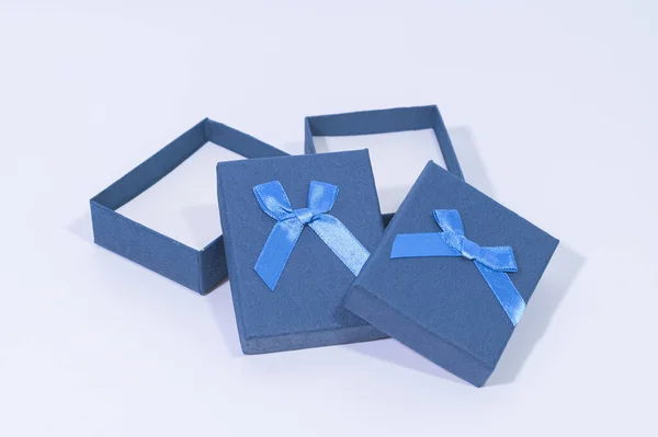 Caja Regalo Azul Fondo Blanco —  Fotos de Stock