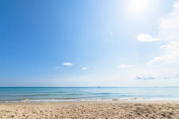 Kilátás Strandra Tiszta Égboltra Nappal — Stock Fotó