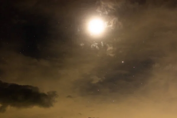 Maan Hemel Wolken Maanlicht Nachts — Stockfoto