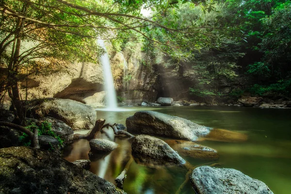Cachoeira Natural Haew Suwat — Fotografia de Stock