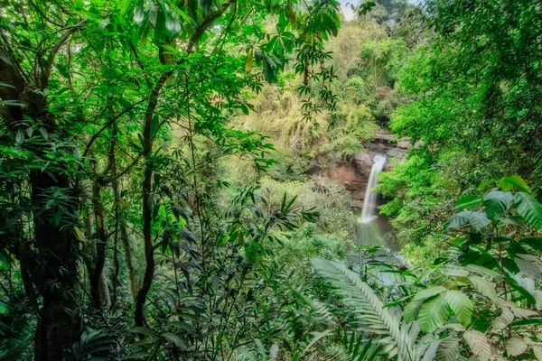 Naturalny Wodospad Haew Suwat — Zdjęcie stockowe