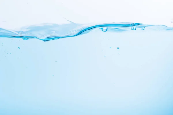 Superficie Las Olas Agua Azul Salpican Sobre Fondo Blanco —  Fotos de Stock