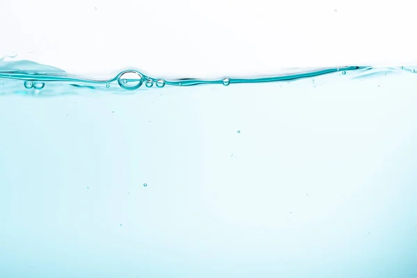 Superficie Las Olas Agua Azul Salpican Sobre Fondo Blanco —  Fotos de Stock