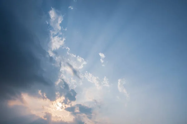 Cielo Nuvole Luce Solare — Foto Stock