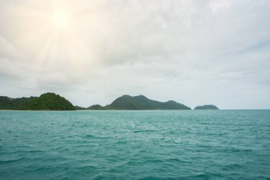 Doğal olarak güzel deniz manzarası Koh Chang.