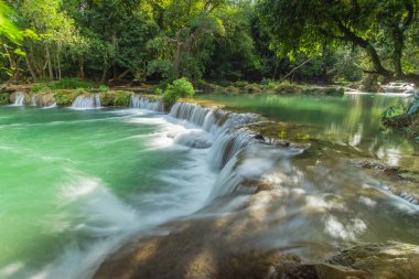 Chet Sao Noi Şelalesi Ulusal Parkı