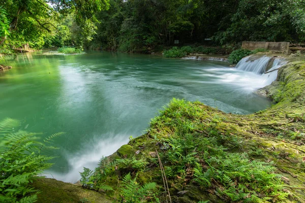 Chet Sao Noi Şelalesi Ulusal Parkı — Stok fotoğraf