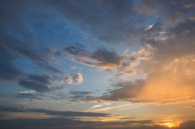 Gece arkaplanındaki gökyüzü