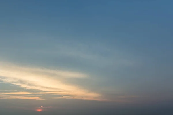 Mooie Hemel Als Zon Schijnt — Stockfoto