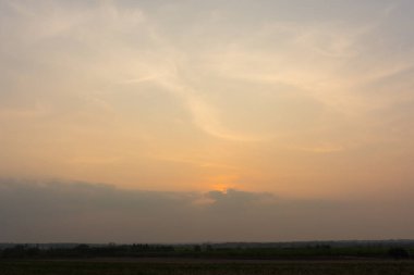 Gökyüzü ve bulutların arkaplanı
