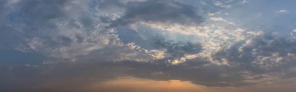 Небо Облака Прекрасный Вечер — стоковое фото
