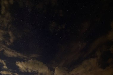 Gökyüzü, yıldızlar, gece bulutları