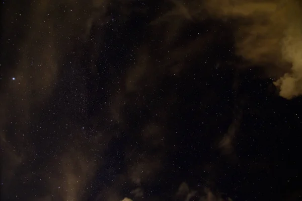 Небо Звезды Облака Ночью — стоковое фото