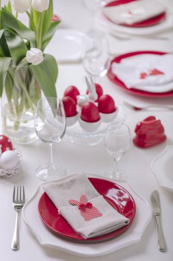 Mutlu paskalyalar. Dekor ve Paskalya tablonun Tablo ayarı olan bir v