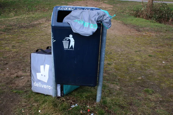 Utrecht Holanda Fevereiro 2019 Engrenagem Deliveroo Jogada Lixo Após Greve — Fotografia de Stock