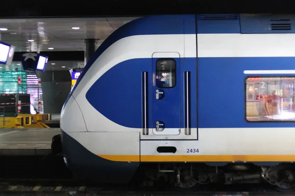 Den Haag Nederland Februari 2019 Een Zijaanzicht Van Een Trein — Stockfoto