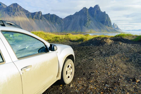 Dirty Silver Color Car Countryside Road Vesturhorn Mountain Summer Morning — Stock Photo, Image