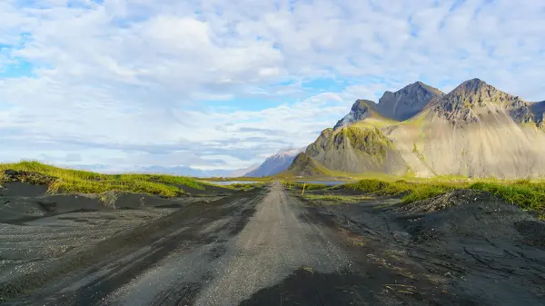 Ύπαιθρος Σκονισμένη Ύπαιθρο Στο Όρος Vesturhorn Καλοκαίρι Πρωί Στόκκοι Ισλανδία — Φωτογραφία Αρχείου