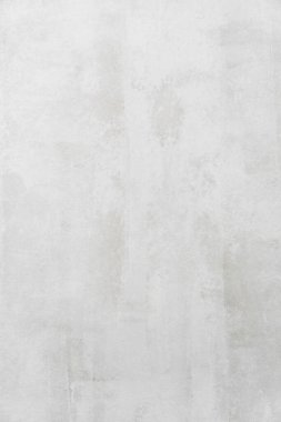 Bu açık gri yüzey çeşitli tasarım projeleri için uygun kusursuz ve boş bir arkaplan sunar. Dijital ya da yazdırma biçimlerinde temiz ve modern estetik yaratmak için ideal.