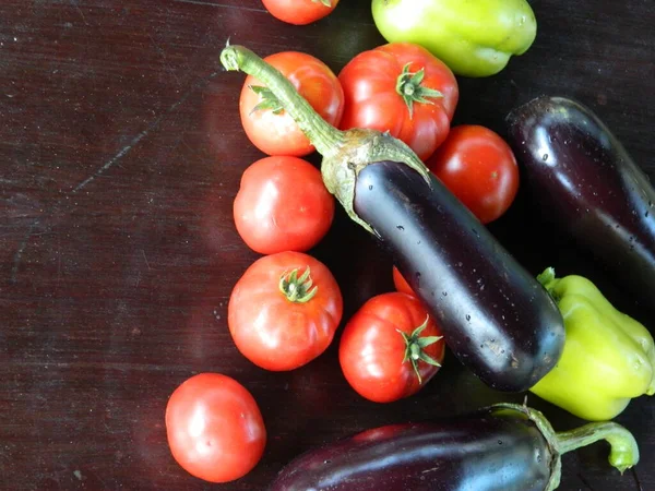 Cosecha Verduras Tomates Berenjenas Pimientos —  Fotos de Stock