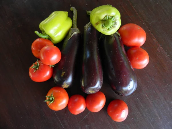 Cosecha Verduras Tomates Berenjenas Pimientos —  Fotos de Stock