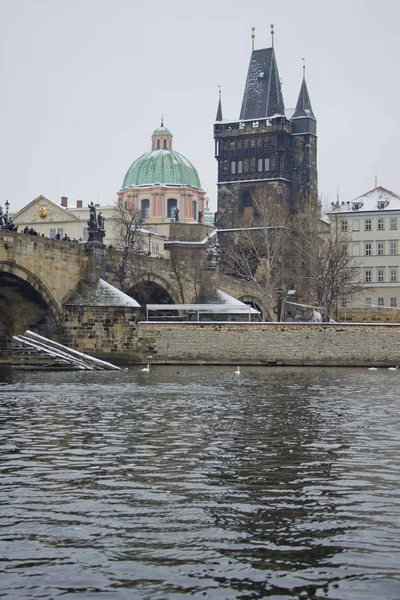 Inverno Praga Rio Vltava Passeio Longo Rio Primeira Neve — Fotografia de Stock