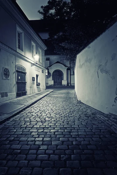 Πράγα Πρωτεύουσα Και Μεγαλύτερη Πόλη Της Τσεχίας Μυστηριώδη Δρομάκια Ιστορική — Φωτογραφία Αρχείου