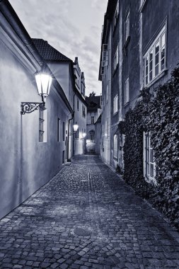Prague, Çek Cumhuriyeti'nin başkenti ve en büyük. Gizemli sokakları, tarihi ilçe, sihirli bölümü, turizm. Avrupa'nın önemli turistik yerlerinden biri