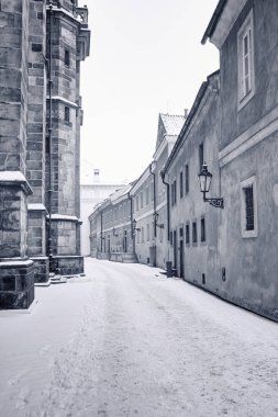 Prague Castle, Prag, Çek 9 yüzyıldan kalma Cumhuriyeti, karmaşık bir kaledir. Çek Cumhuriyeti Başkanı'nın resmi ofisten arıyorlar. Kalenin bir koltuk Bohemia, Kutsal Roma imparatorları ve Cz başkanları kralları için güç oldu