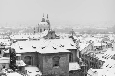 Prag Çek Cumhuriyeti, Avrupa Birliği ve Bohemya tarihsel başkenti 14 en büyük şehirde başkenti ve en büyük şehridir. Vltava Nehri üzerinde ülkenin batıda yer alan, şehrin yaklaşık 1,3 milyon ev peop idealdir
