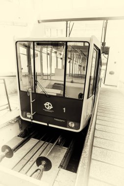 Petrin füniküler Çek başkenti Prag şehir füniküler bir tren var. Petrin tepeye ile Mal Strana bölgesine Linkler. 