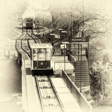 Petrin füniküler Çek başkenti Prag şehir füniküler bir tren var. Petrin tepeye ile Mal Strana bölgesine Linkler. 