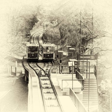 Petrin füniküler Çek başkenti Prag şehir füniküler bir tren var. Petrin tepeye ile Mal Strana bölgesine Linkler. 