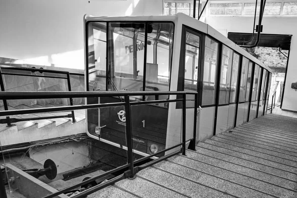 Petrin Funicular Kolej Linowo Czeskiej Stolicy Pragi Linki Wzgórzu Petrin — Zdjęcie stockowe