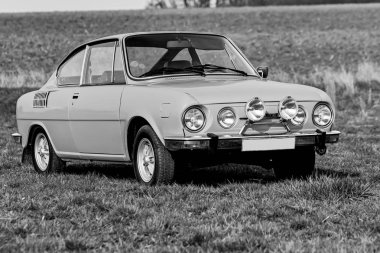 Skoda 110r Çekoslovak üreticisi Aznp Kvasiny, 1970 ve 1980 arasında üretilmiş bir arka motorlu, itişli sürücü arabaydı. Bu on yıl boyunca, 56,902 darbeler toplam yapılmıştır