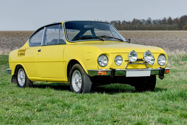 Der Skoda 110R War Ein Heckgetriebenes Heckgetriebenes Auto Das Zwischen — Stockfoto