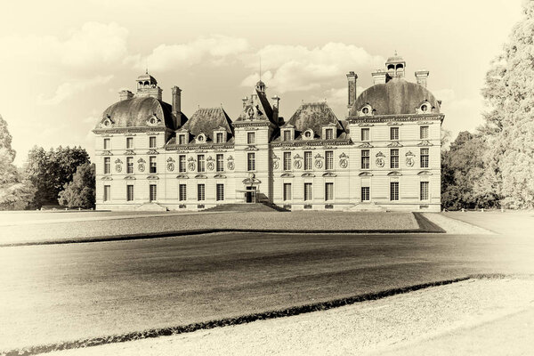 The Cheverny Chateau is a Loire Chateau in the village of Cheverny, a few kilometers south of Blois, in the department of Loir-et-Cher in the Center-Val de Loire, France.