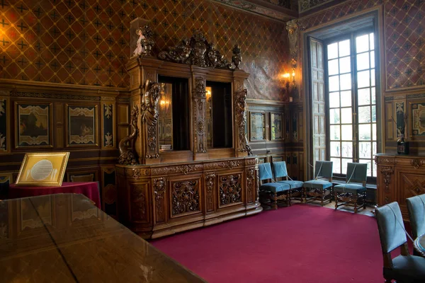 Cheverny Chateau Loire Chateau Cheverny Köyü, birkaç kilometre güneyinde Blois, Loir-et-Cher içinde merkezi-Val de Loire, Fransa bölümü içinde olduğunu.