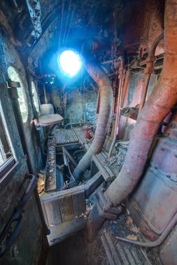 Urbex Henschel vapur. Tren demiryolu üzerinde temizlik kar için. Ve park edilmiş, terk edilmiş bir istasyon.