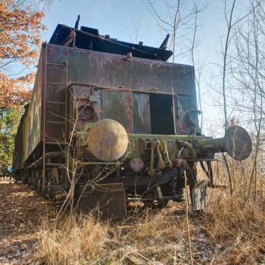 Urbex Henschel vapur. Tren demiryolu üzerinde temizlik kar için. Ve park edilmiş, terk edilmiş bir istasyon.