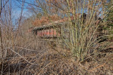 Urbex Henschel vapur. Tren demiryolu üzerinde temizlik kar için. Ve park edilmiş, terk edilmiş bir istasyon.