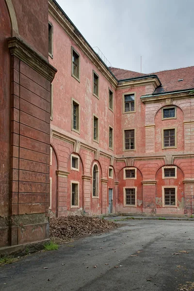 Invalidovna Edificio Karlin Distrito Praga Invalidovna Fue Construido Entre 1731 — Foto de Stock