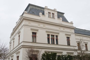 Güzel Sanatlar Akademisi, Prag Prag, Çek Cumhuriyeti için bir sanat Koleji var. 1799 yılında kurulan, o ülkenin en eski sanat üniversiteye gidiyor. On iki yüksek lisans programları ve bir doktora programı okul sunmaktadır