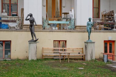 Güzel Sanatlar Akademisi, Prag Prag, Çek Cumhuriyeti için bir sanat Koleji var. 1799 yılında kurulan, o ülkenin en eski sanat üniversiteye gidiyor. On iki yüksek lisans programları ve bir doktora programı okul sunmaktadır