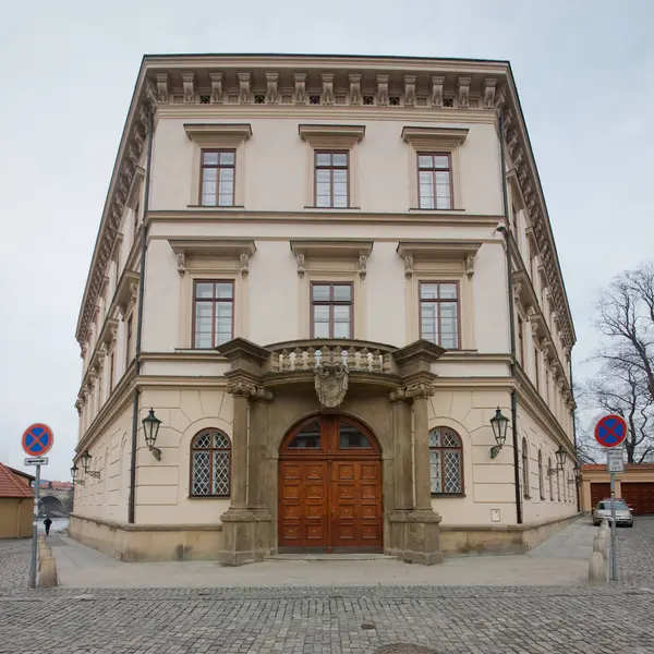 Liechtenstein Palace Est Palais Baroque Situé Sur Rive Gauche Rivière — Photo