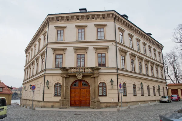 Lichtenštejnský Palác Barokní Palác Nachází Levém Břehu Řeky Vltavy Lesser — Stock fotografie
